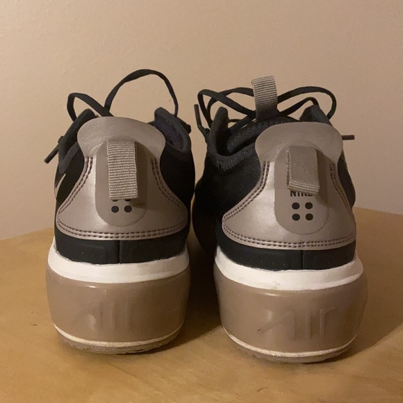 Nike Air Max - Picture 2 of 4